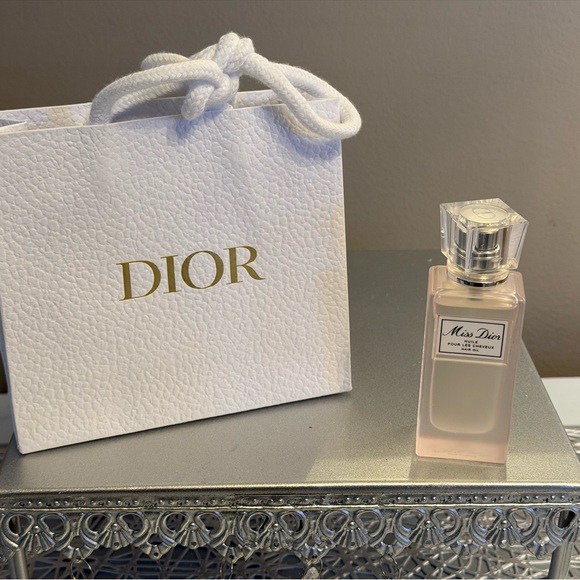 Dior Miss Dior Hair Oil in Soft Pink hair oil - Picture 2 of 3